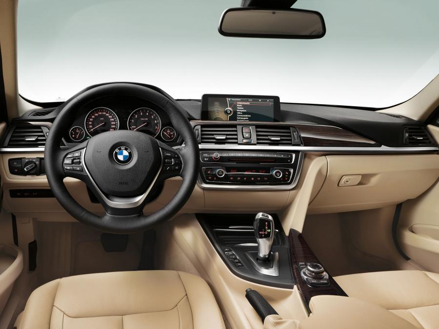  BMW 328i Sedan Luxury Line 2012 года  (фото 8 из 20)